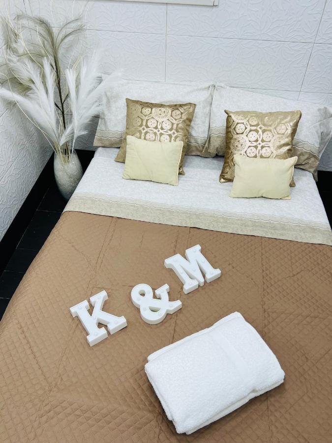 K&m House *